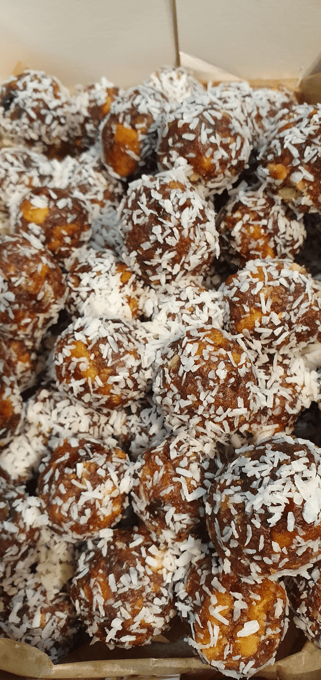 Dadelballetjies (Date Balls)